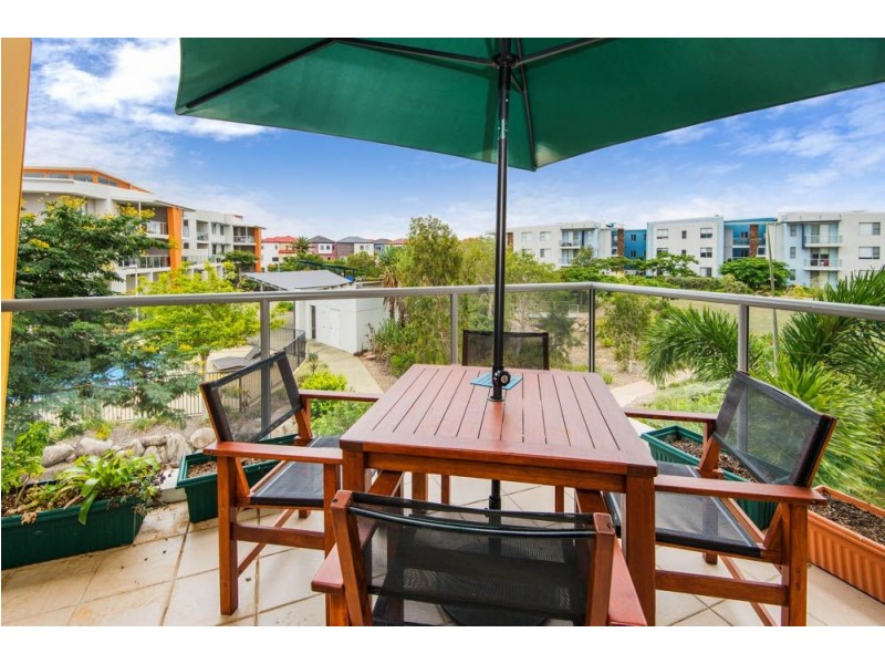 726/66 Sickle Avenue, Hope Island QLD 4212