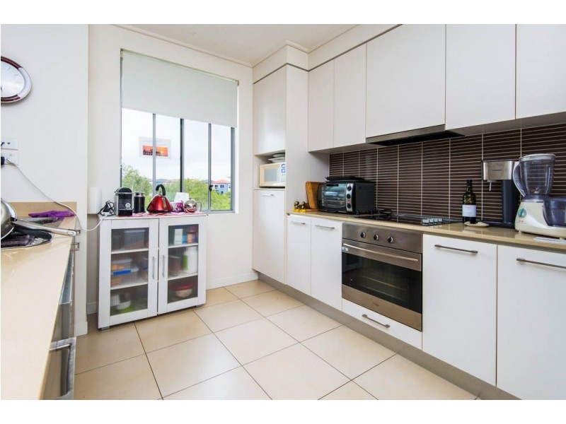 726/66 Sickle Avenue, Hope Island QLD 4212