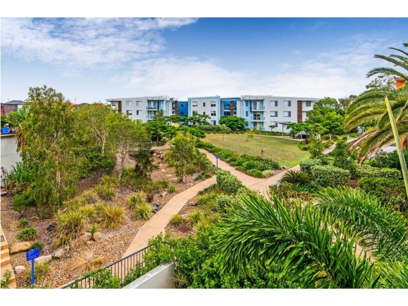 726/66 Sickle Avenue, Hope Island QLD 4212