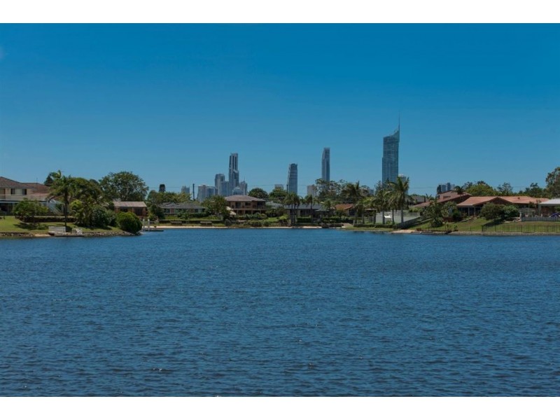 16 Yunga Court, Broadbeach Waters QLD 4218