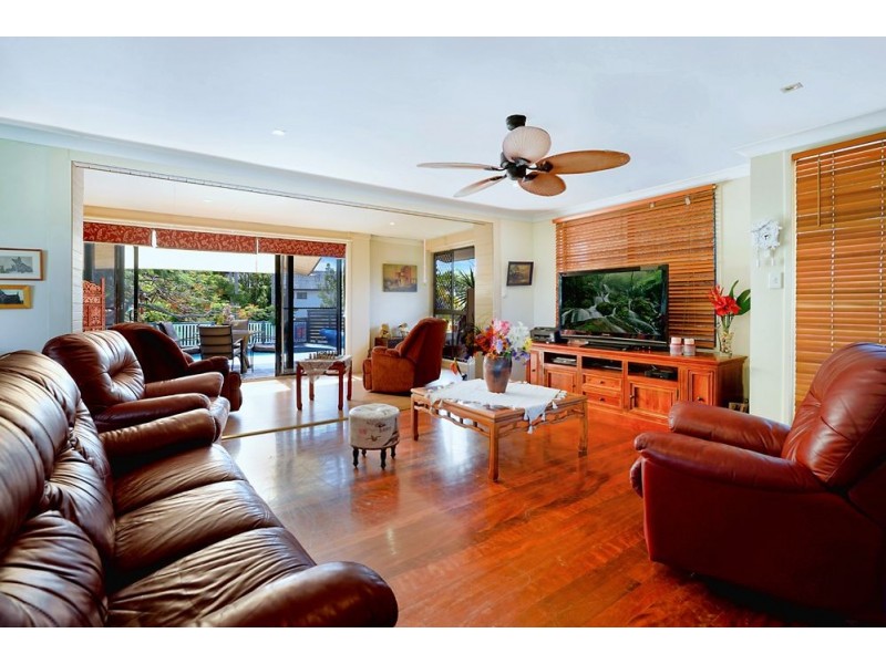 325 Ashmore Road, Benowa QLD 4217