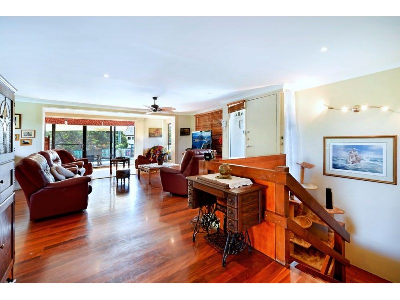 325 Ashmore Road, Benowa QLD 4217