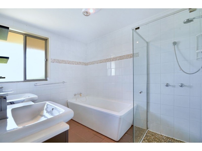 325 Ashmore Road, Benowa QLD 4217