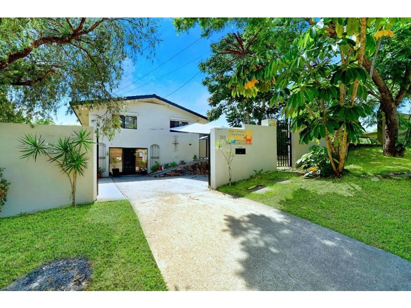 325 Ashmore Road, Benowa QLD 4217