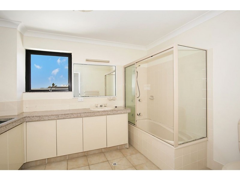 Villa 2/273 Jefferson Lane, Palm Beach QLD 4221