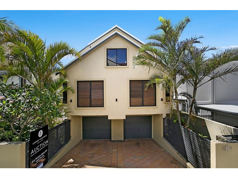 Villa 2/273 Jefferson Lane, Palm Beach QLD 4221