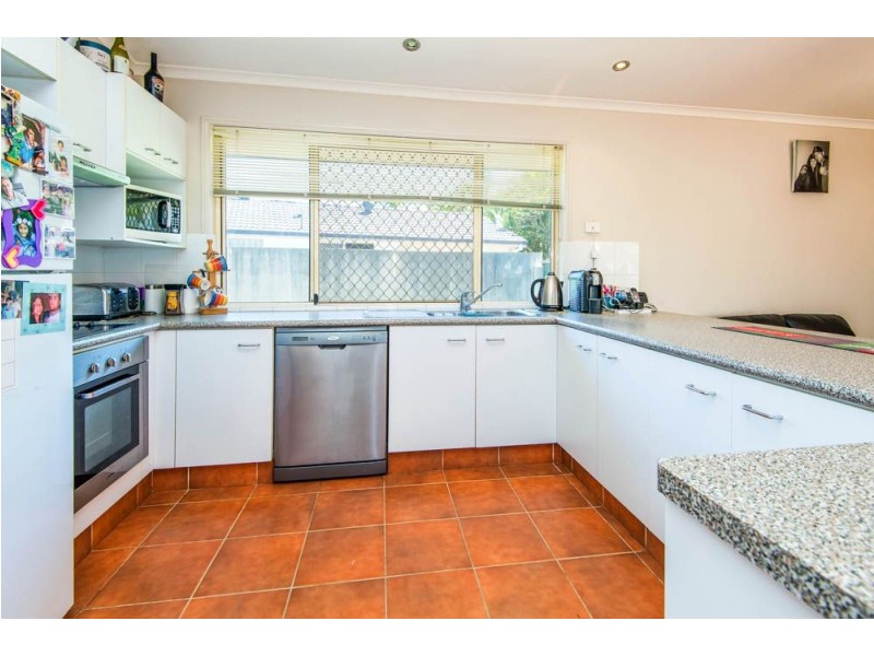 11 Kirdford Court, Arundel QLD 4214