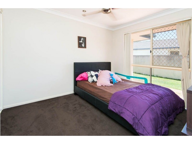 11 Kirdford Court, Arundel QLD 4214