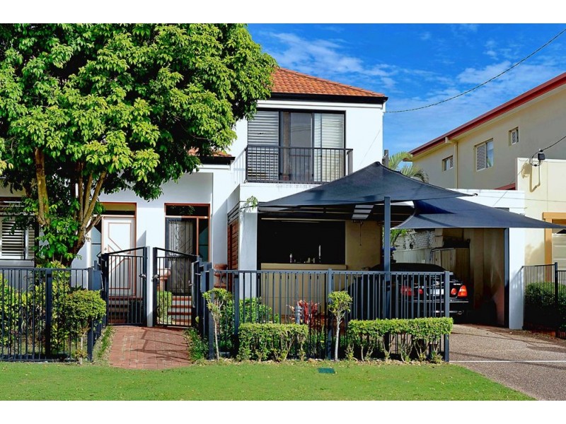 6 Crombie Avenue, Surfers Paradise QLD 4217