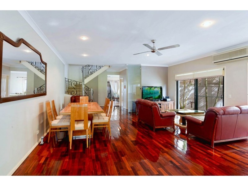 6 Crombie Avenue, Surfers Paradise QLD 4217