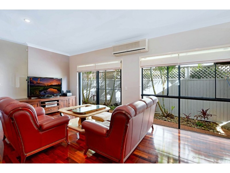 6 Crombie Avenue, Surfers Paradise QLD 4217