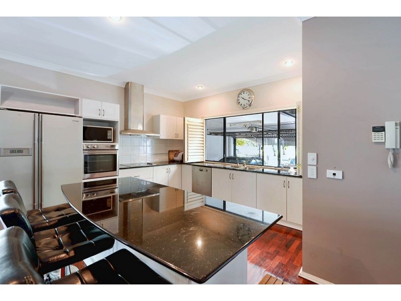 6 Crombie Avenue, Surfers Paradise QLD 4217