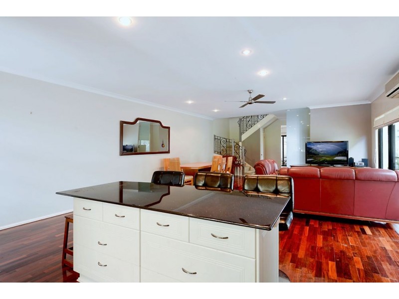 6 Crombie Avenue, Surfers Paradise QLD 4217