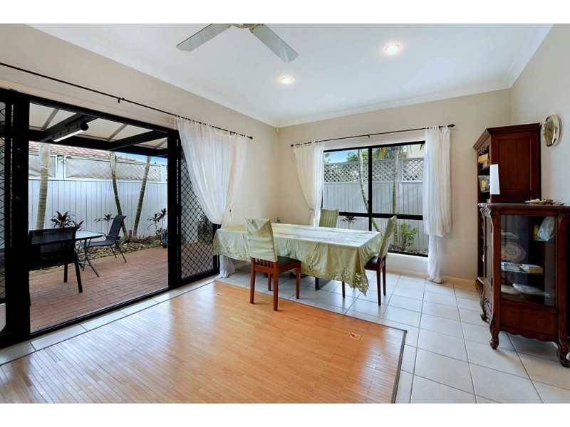 6 Crombie Avenue, Surfers Paradise QLD 4217