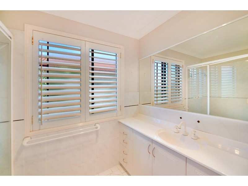6 Crombie Avenue, Surfers Paradise QLD 4217