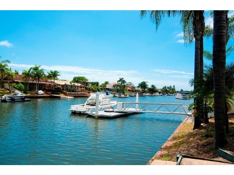 55 Pebble Beach Drive, Runaway Bay QLD 4216