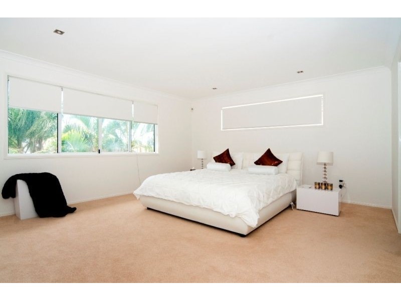 55 Pebble Beach Drive, Runaway Bay QLD 4216