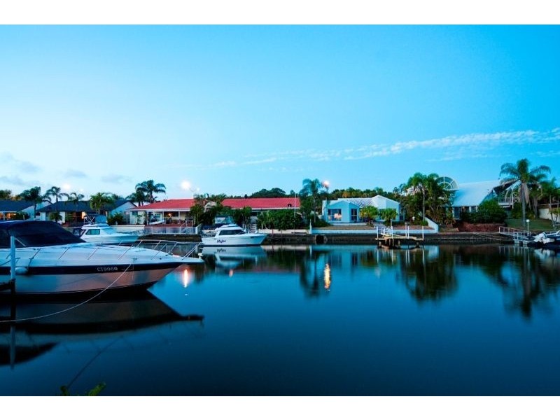 55 Pebble Beach Drive, Runaway Bay QLD 4216