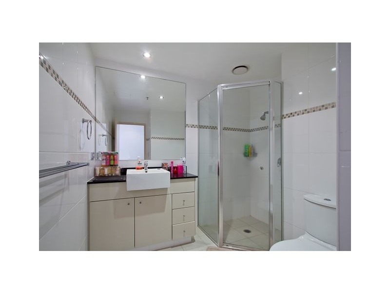 18 Cypress Avenue, Surfers Paradise QLD 4217