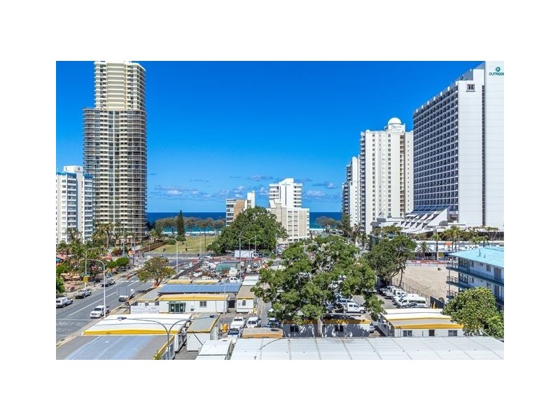 18 Cypress Avenue, Surfers Paradise QLD 4217