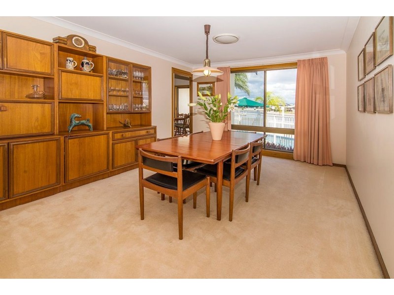 11 Moomba Court, Sorrento QLD 4217