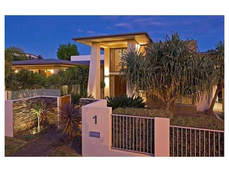 28 Azzurra Drive, Varsity Lakes QLD 4227