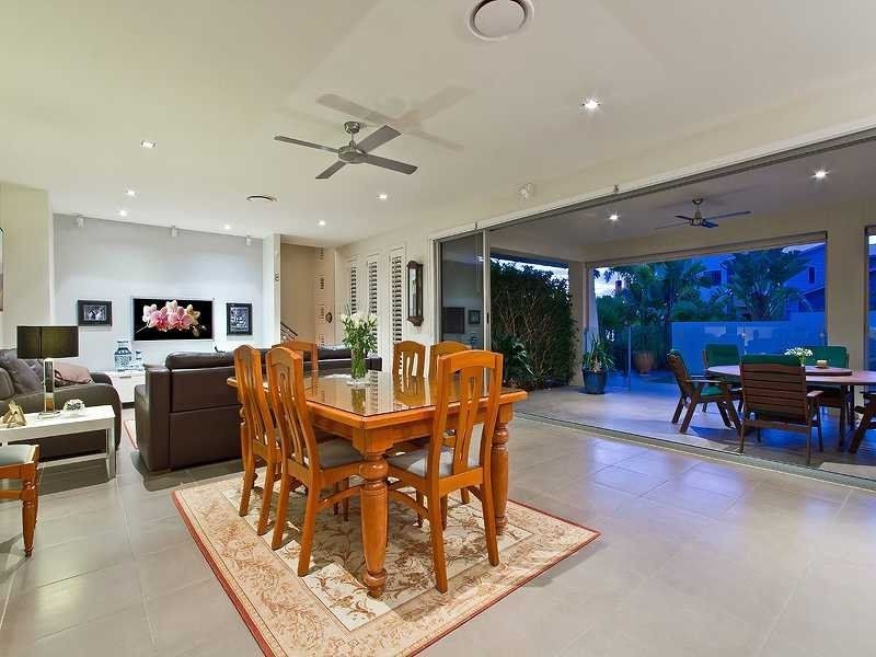 28 Azzurra Drive, Varsity Lakes QLD 4227