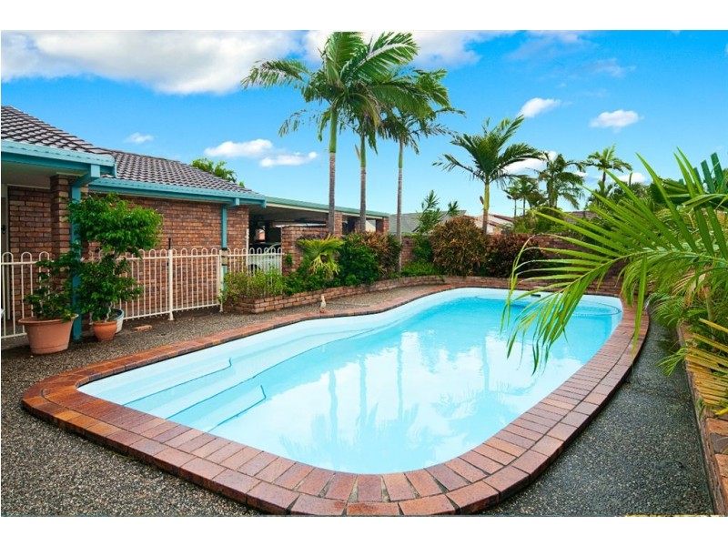 16 Cockleshell Court, Runaway Bay QLD 4216