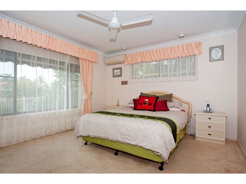 16 Cockleshell Court, Runaway Bay QLD 4216