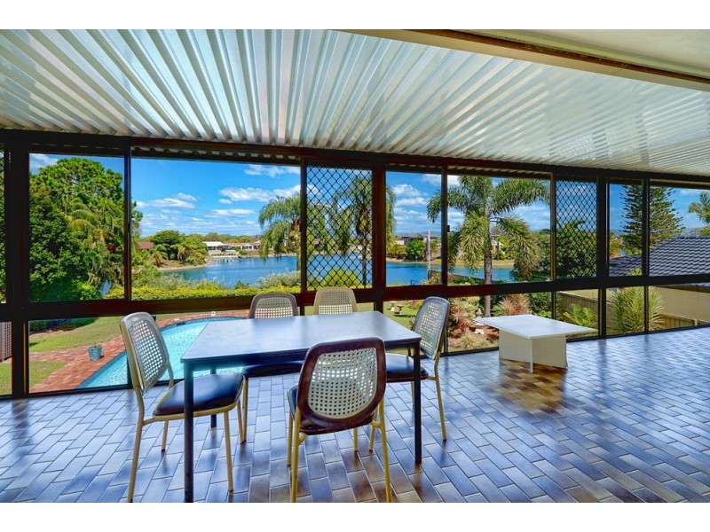 4 Alma Street, Broadbeach Waters QLD 4218