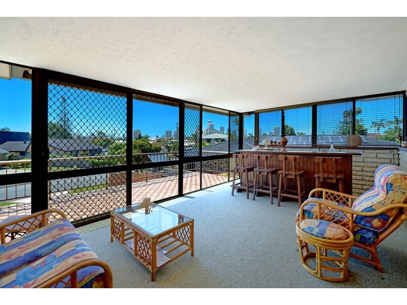 4 Alma Street, Broadbeach Waters QLD 4218