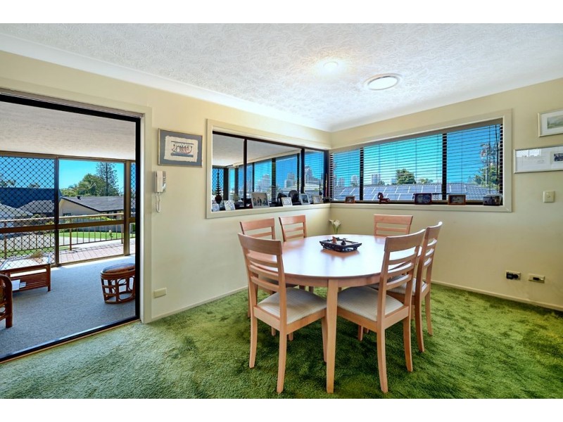 4 Alma Street, Broadbeach Waters QLD 4218