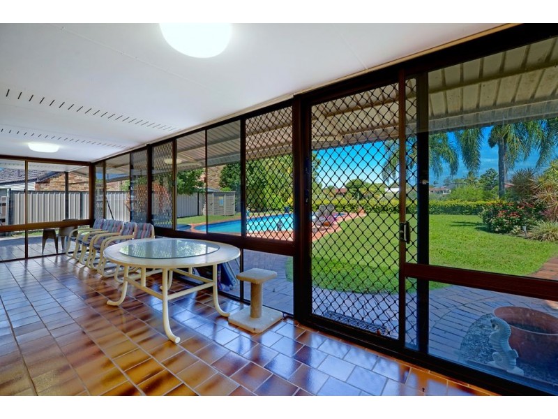 4 Alma Street, Broadbeach Waters QLD 4218