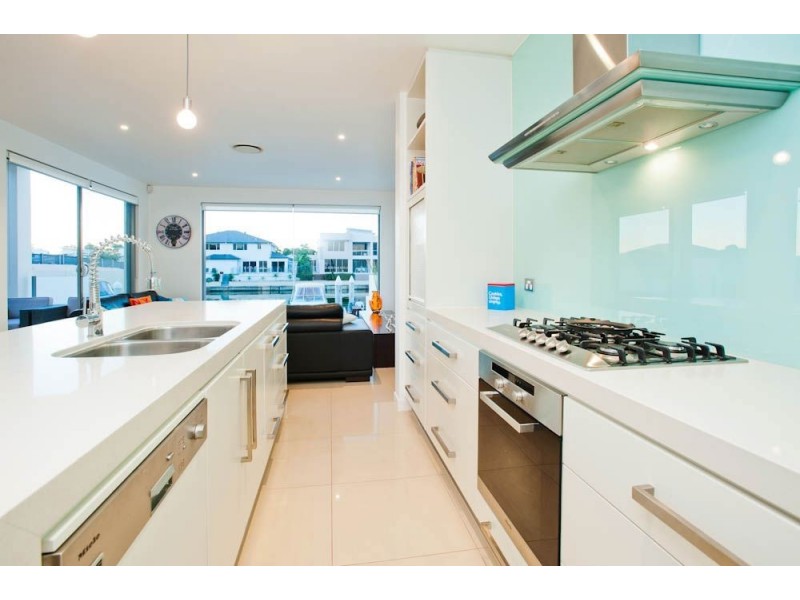 1/11 Southquay Drive, Biggera Waters QLD 4216