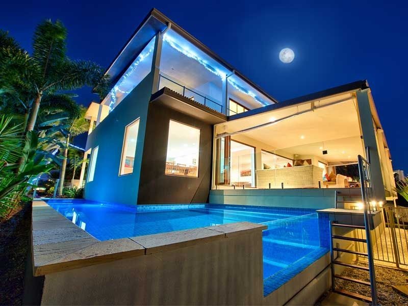 139 Allambi Avenue, Broadbeach Waters QLD 4218