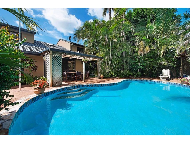 19 Henning Court, Mermaid Waters QLD 4218