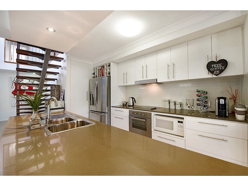 25 Lillie Street, Burleigh Waters QLD 4220