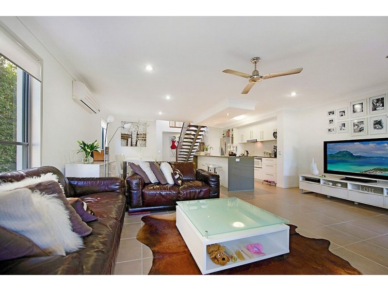 25 Lillie Street, Burleigh Waters QLD 4220