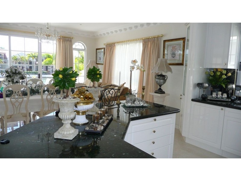 11 The Sovereign Mile, Sovereign Islands QLD 4216