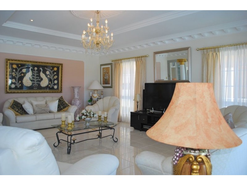 11 The Sovereign Mile, Sovereign Islands QLD 4216