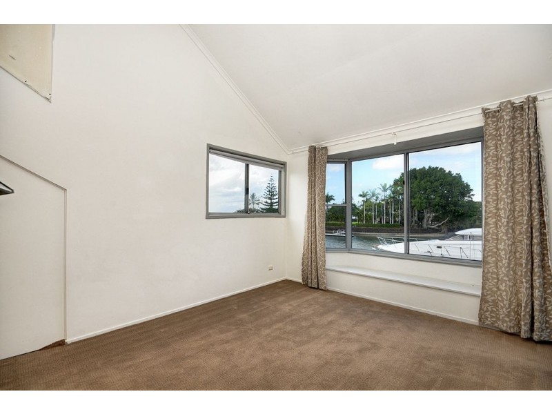 6 Sepik Place, Runaway Bay QLD 4216