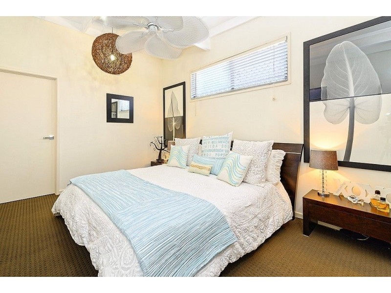 Broadbeach Waters QLD 4218