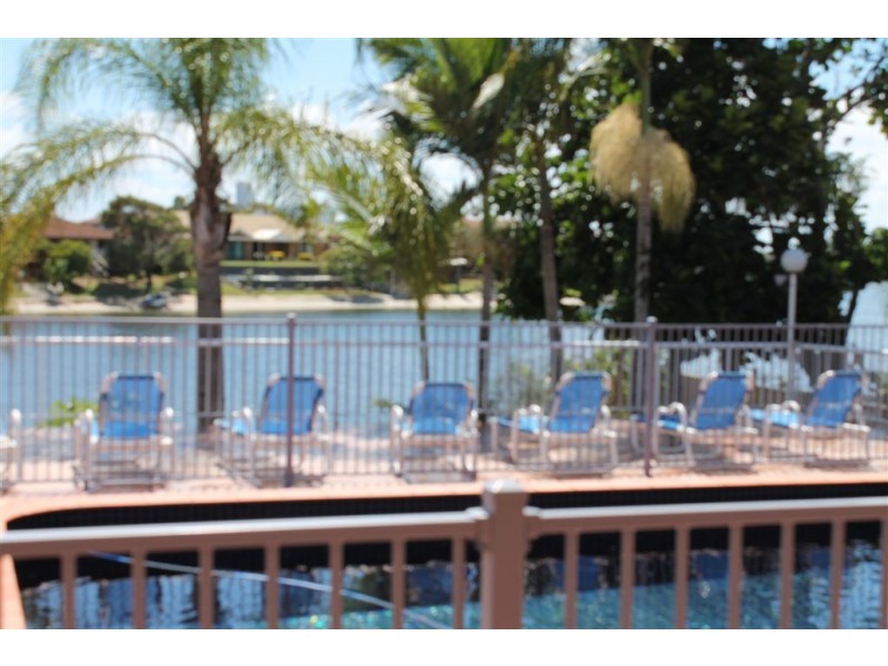 12 Wanneroo Court, Mermaid Waters QLD 4218