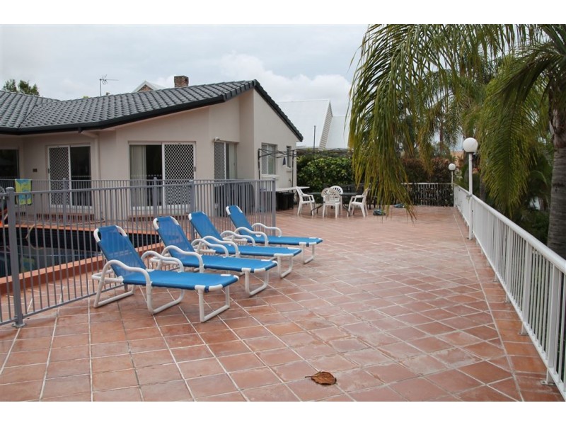 12 Wanneroo Court, Mermaid Waters QLD 4218