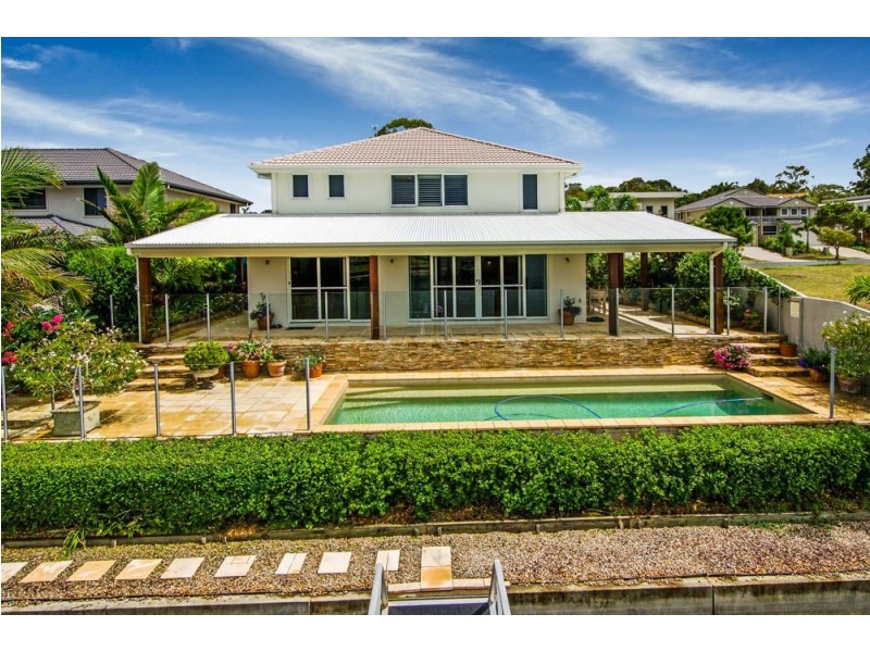 61 Compass Drive, Biggera Waters QLD 4216