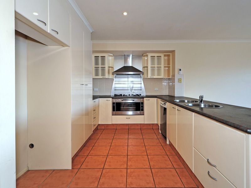 17 Westlake Court, Monterey Keys QLD 4212