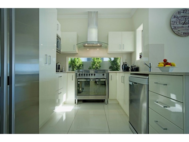 1/25 Compass Drive, Biggera Waters QLD 4216