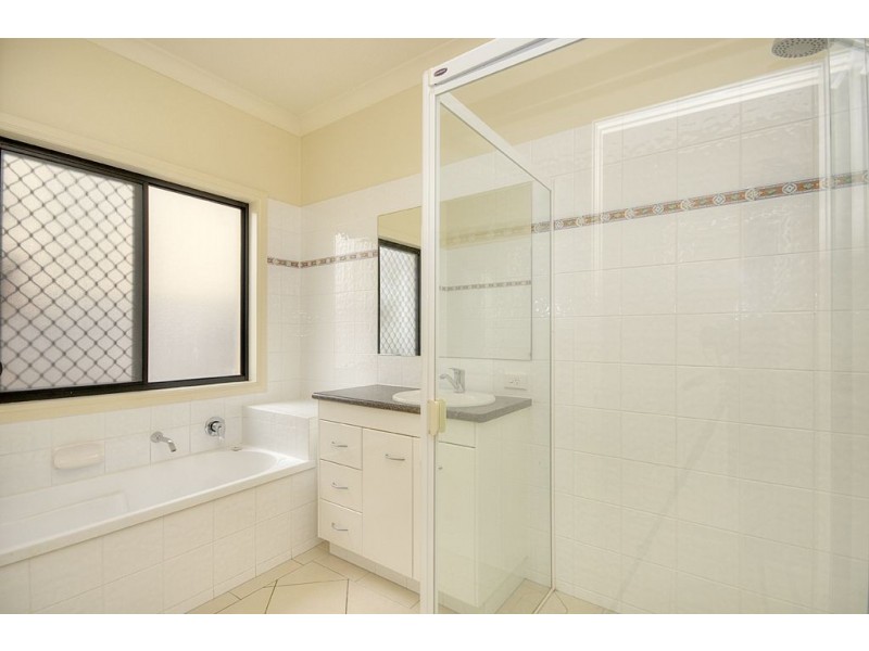 17 Gerona Circuit, Varsity Lakes QLD 4227