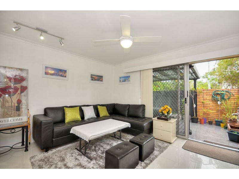 1/26 Alexandra Ave, Broadbeach QLD 4218