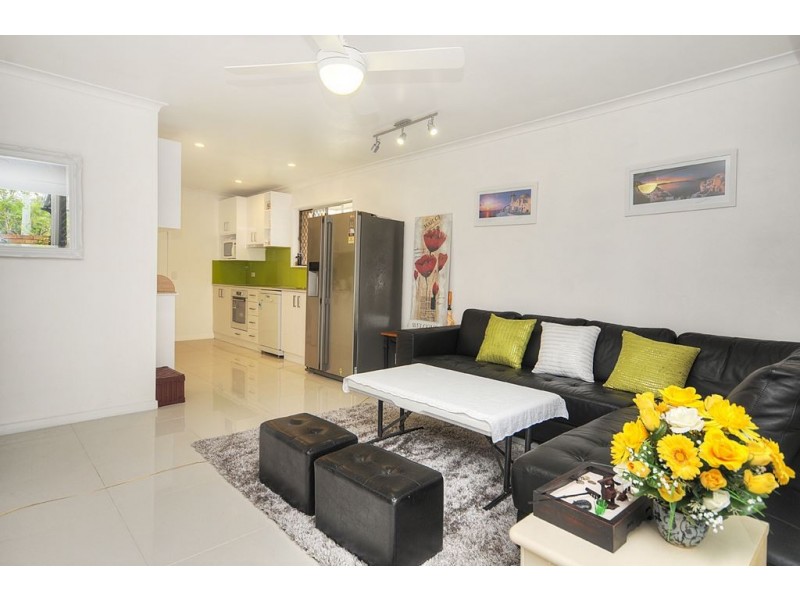 1/26 Alexandra Ave, Broadbeach QLD 4218